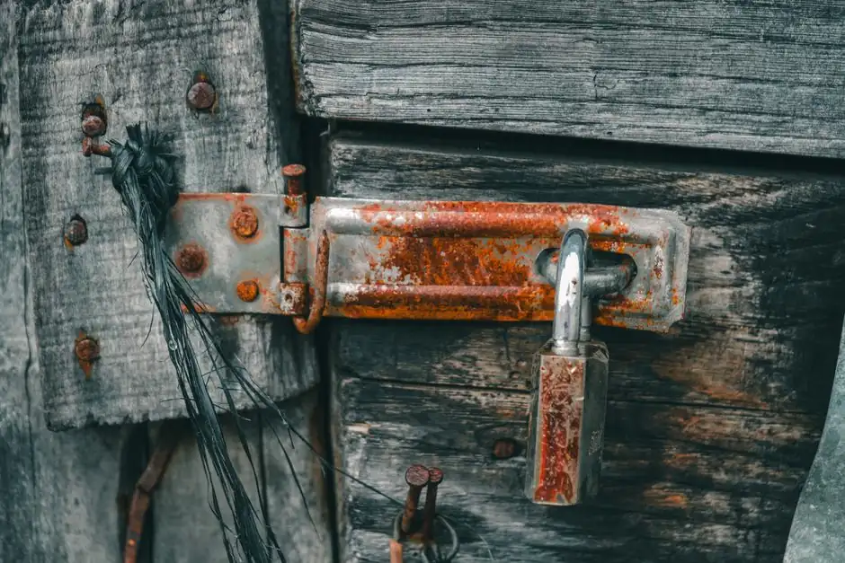 Locksmith Near me Finder  technicians
